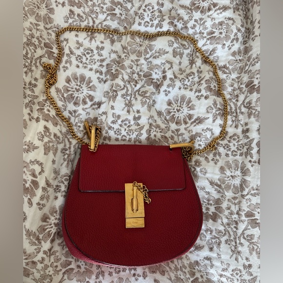 Chloe Drew - Picture 1 of 10